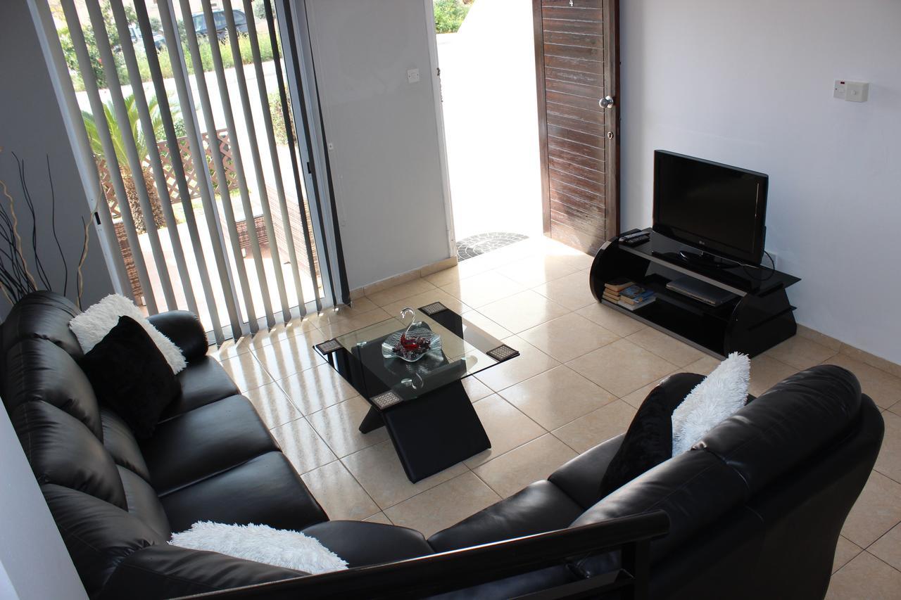 Diana Townhouse 2 Apartment Paphos Exterior photo
